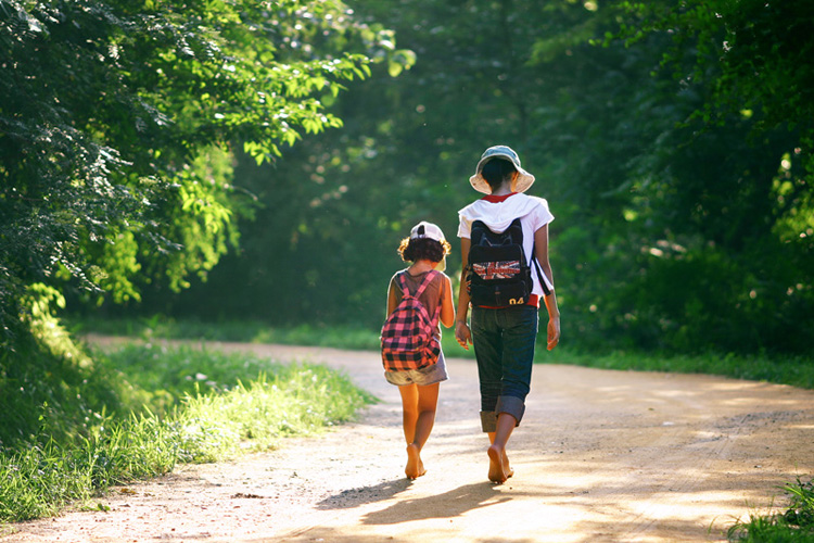 현암_김봉석_빛을 밟다.jpg