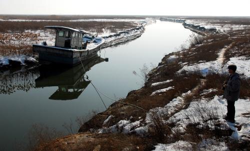 언제까지 묶여있어야...
