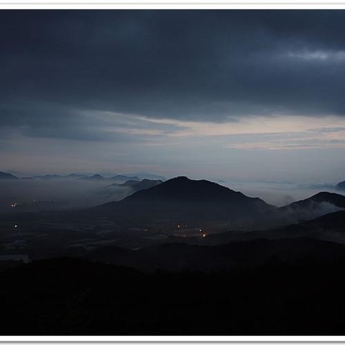 용암사 일출전, 일출후