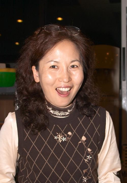 송년회 홍일점......