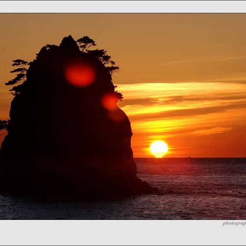 할메바위뒤로 수줍게 내민 오여사