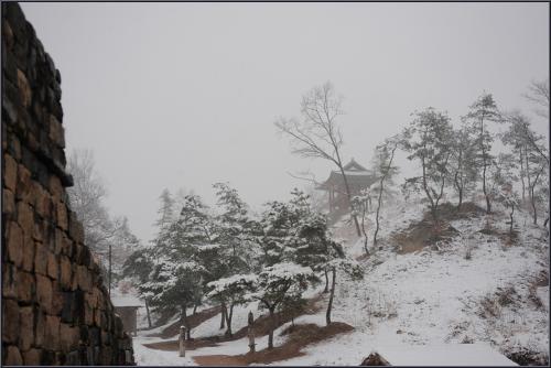 눈 내린 공산성