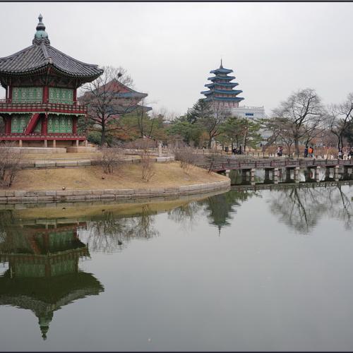 이른 봄날의 향원정