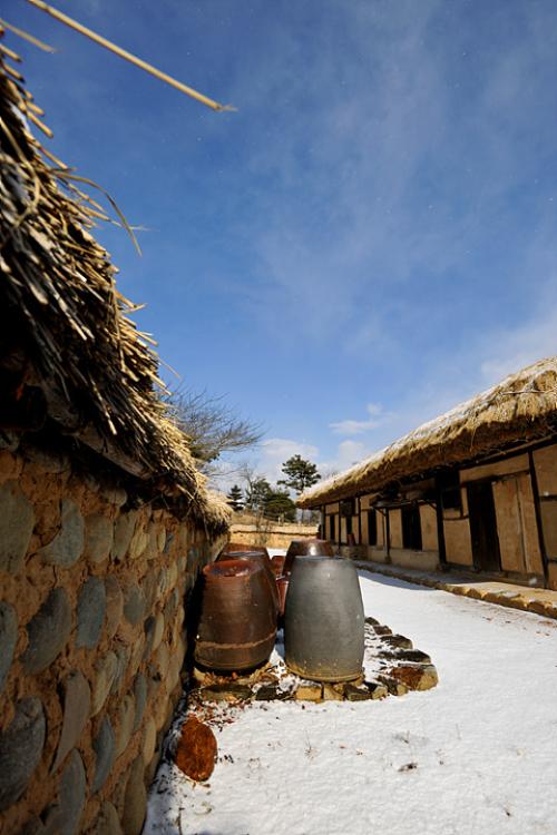 눈이 있는 가을하늘