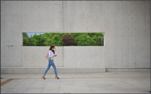 [D3]미술관 앞에서