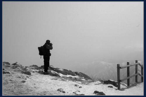 눈보라속의 사진작가.