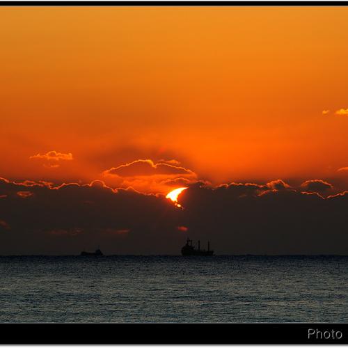 추암에서 본 햇님...^^