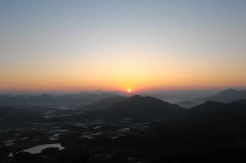 용암사 일출입니다..