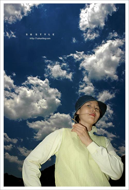 하늘의 구름만큼 날카로운 눈빛 (빗방울님)