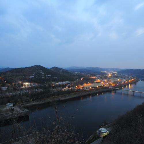 대청댐 야경입니다...