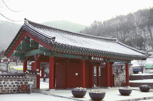 눈온날의 사적정문