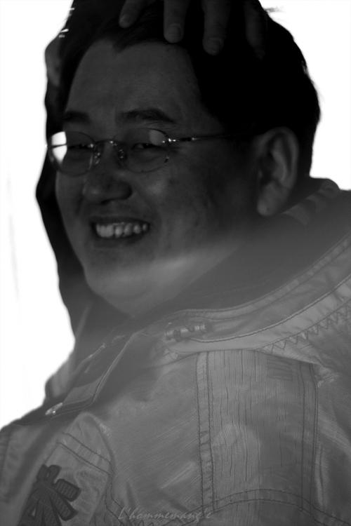 빛바랜 사진 2장...