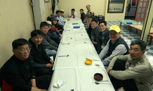 저녁식사를 기다리며