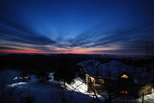 덕유의 아침, 천안의 저녁