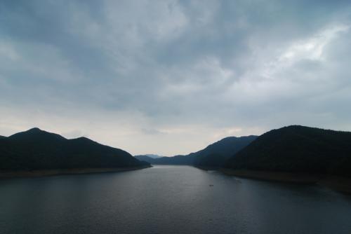 대청호반 굽이돌아