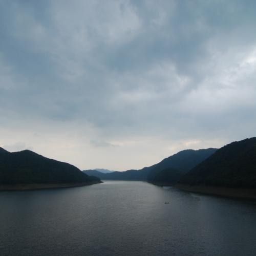 대청호반 굽이돌아