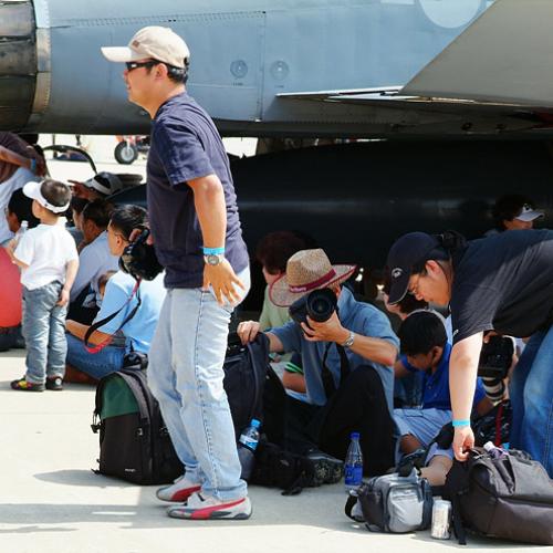 비행기 밑에서.....