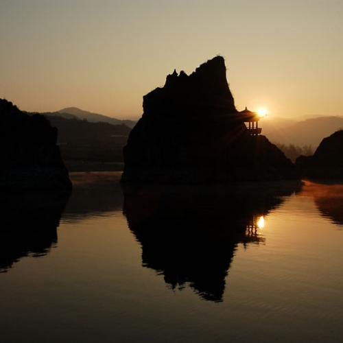 도담삼봉의 일출