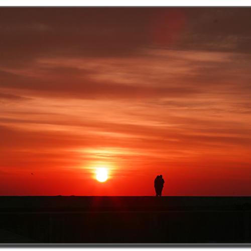 연인의 일출 보기....