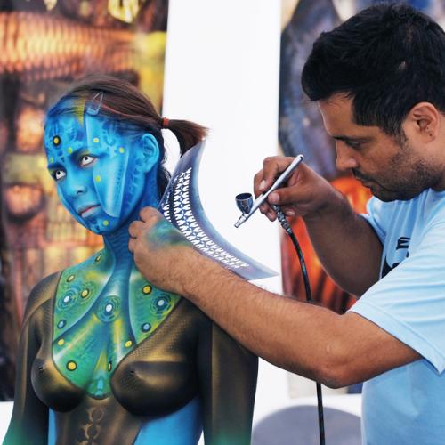 바디 페인팅....