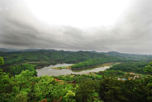 흐린날의 추소리