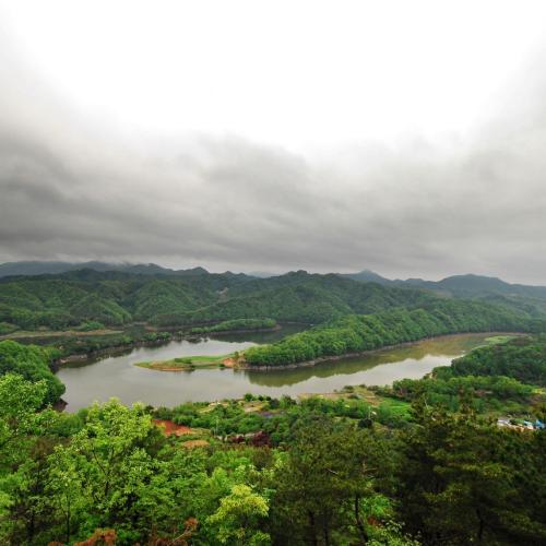 흐린날의 추소리