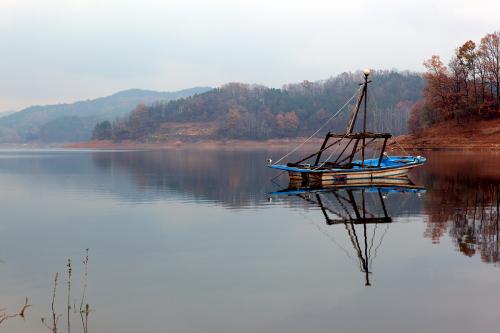 대청호변에서...