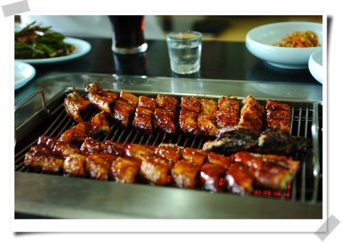 풍천장어뿜뿌....자! 여기를 보세요.