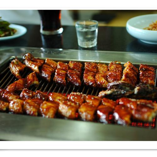 풍천장어뿜뿌....자! 여기를 보세요.