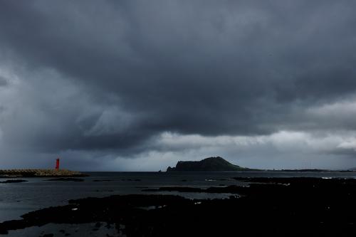 오랜만에 인사드립니다.