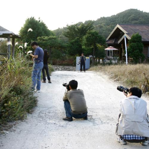 자세도 제멋대로..