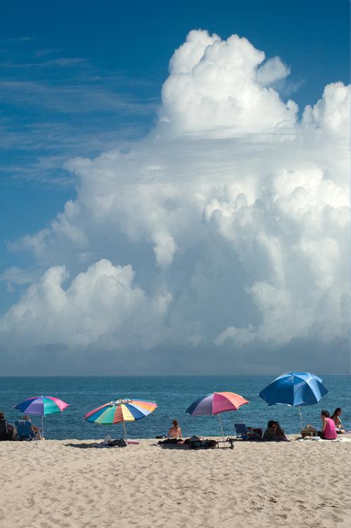 늦여름 바닷가 풍경