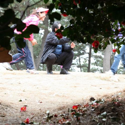 부러우면 진다는...