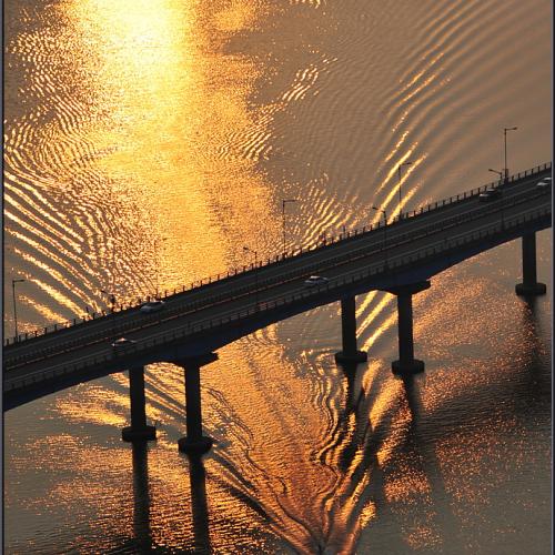 금강을 가르며...