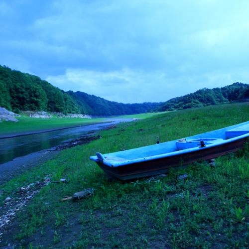 대청호변에서....